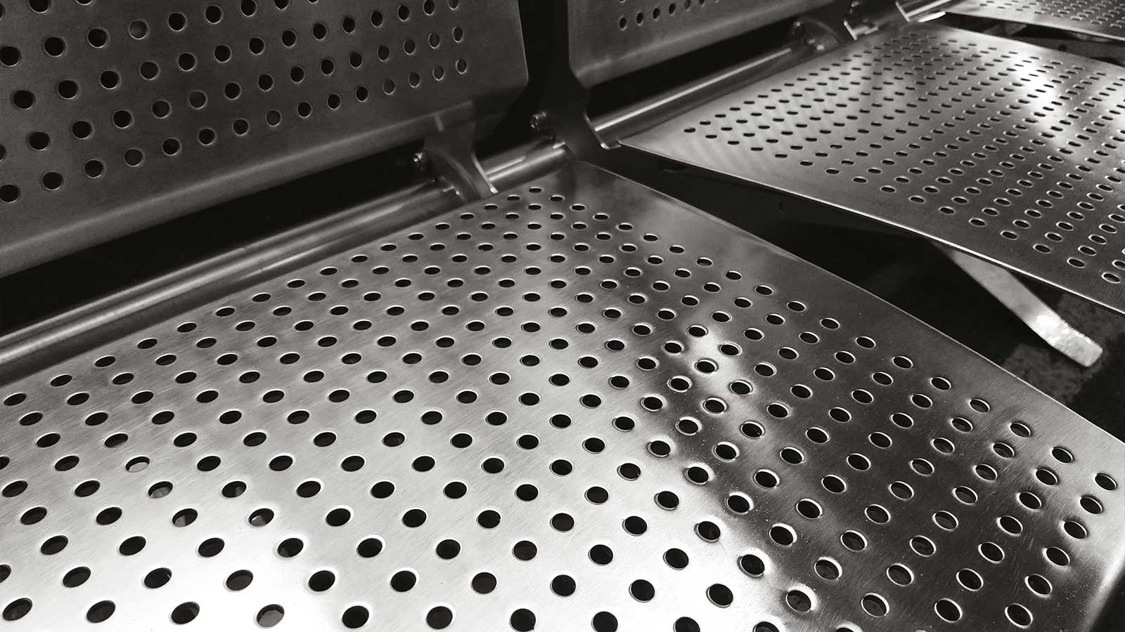 asiento-perforado-banco-flug-acero-inoxidable.jpg