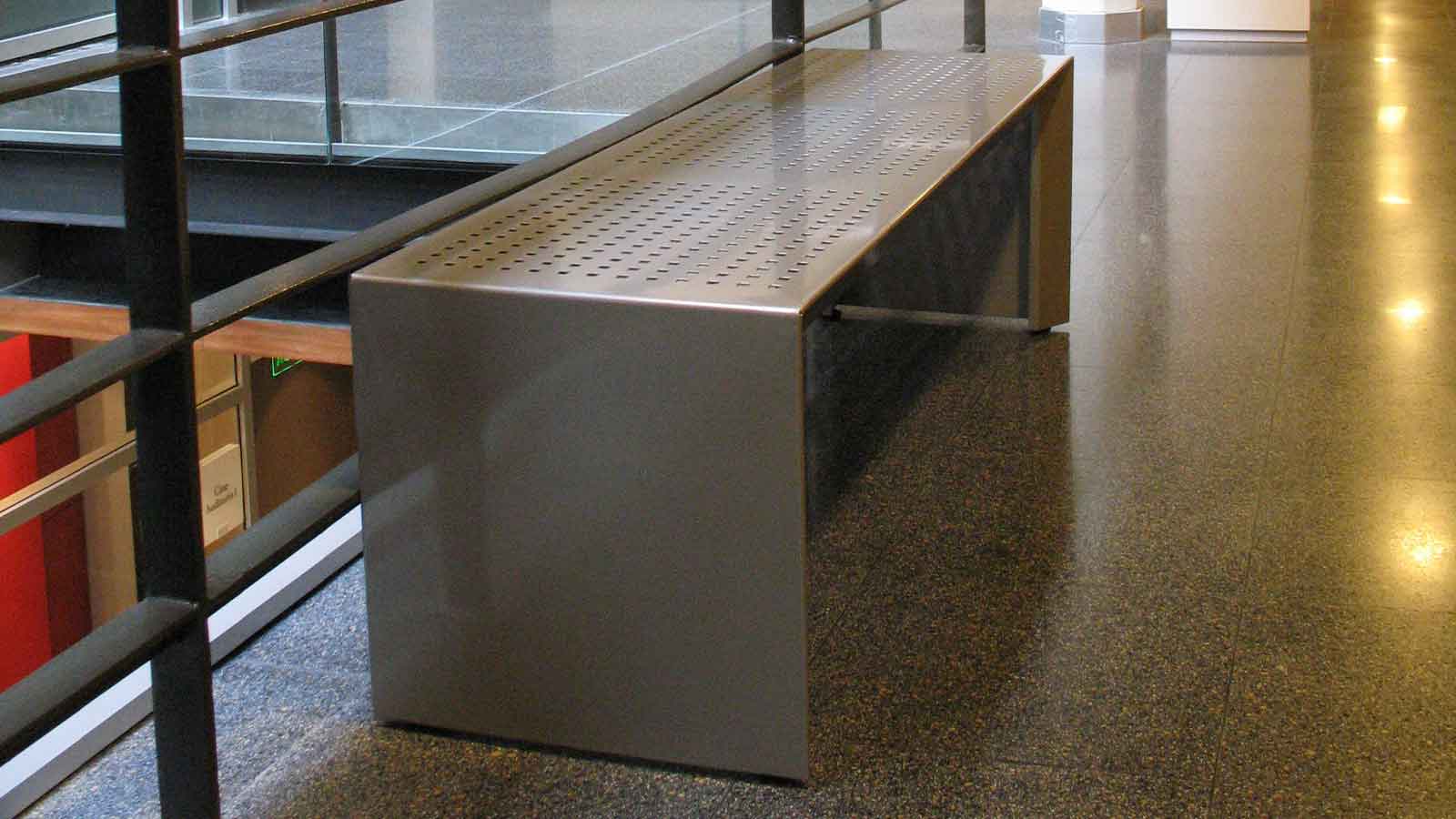 banco-arco-espacio-publico-chapa-plegada.jpg