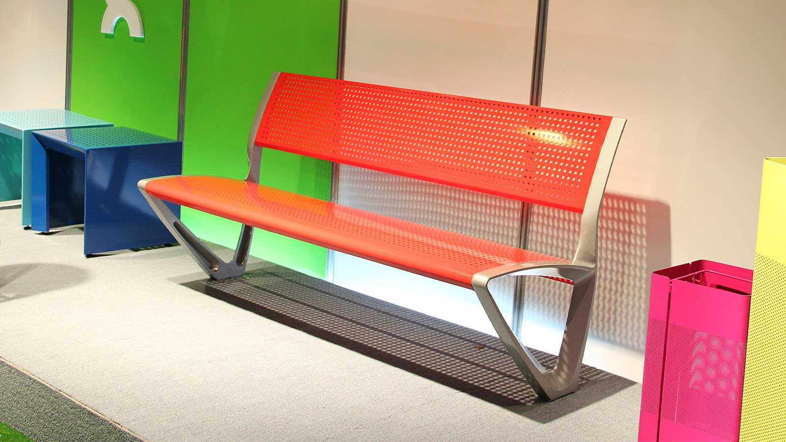banco-moe-exposicion-rojo.jpg
