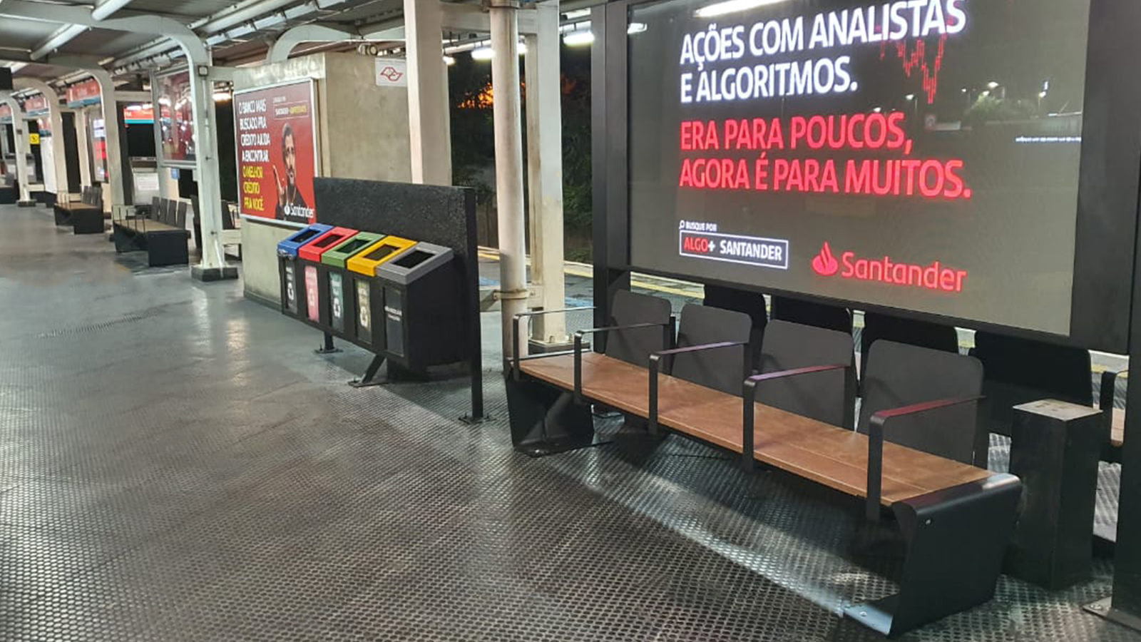 banco-pand.espacio-publico-estacion-tren.jpg