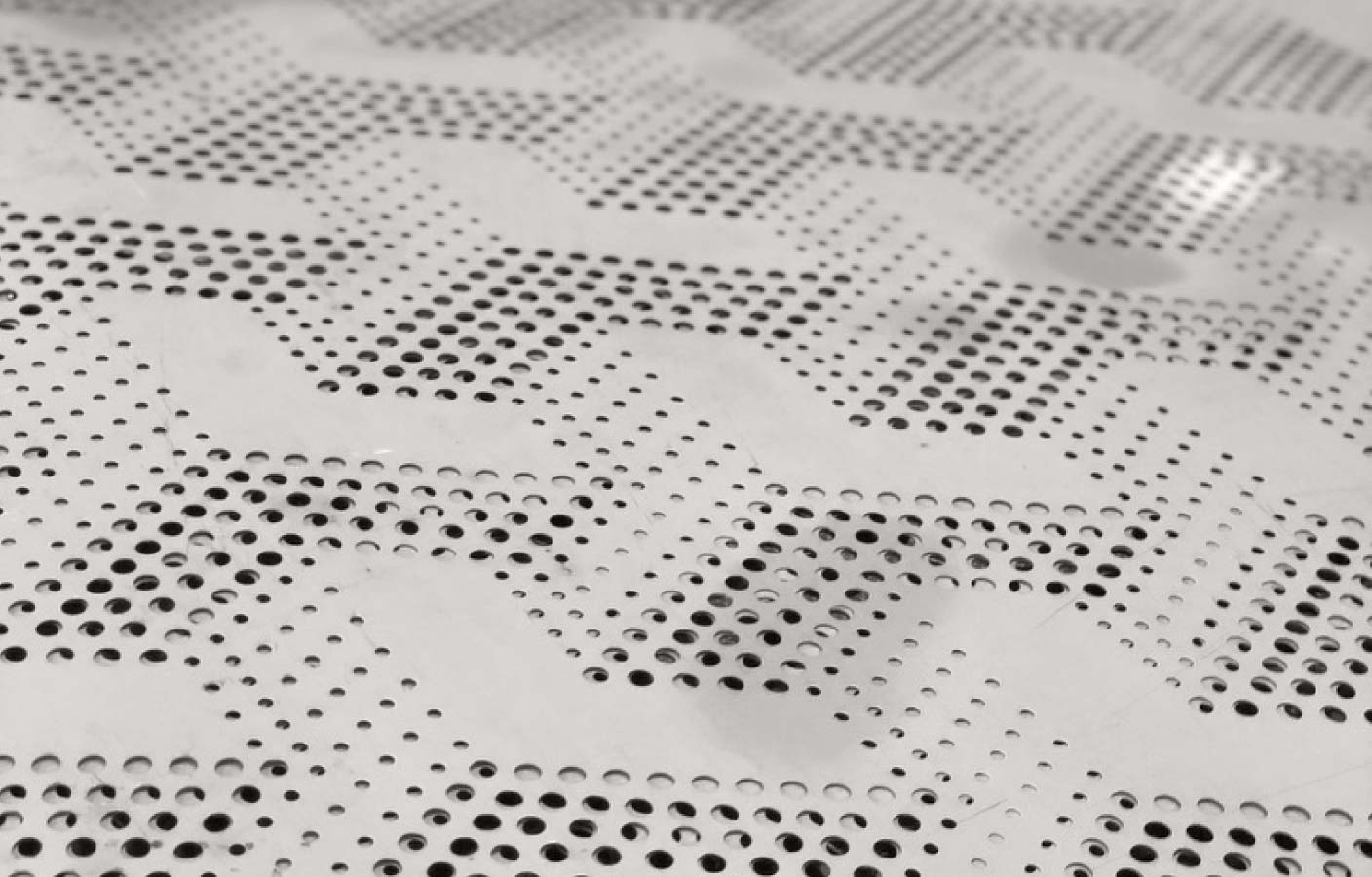 chapa-perforada-decorativa-steps-metal.jpg