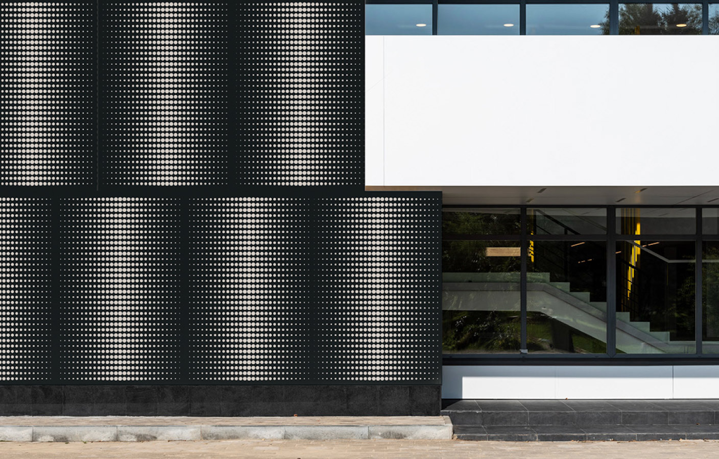 chapa-perforada-decorativa-zaha-revestimiento.jpg